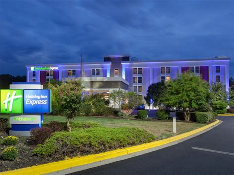 holiday inn express camp springs md